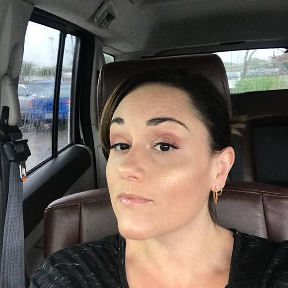 Meet your Posher, Cassandra - Picture 1 of 1